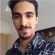 Studente universitario di Biotecnologie per ripetizioni di materie scientifiche